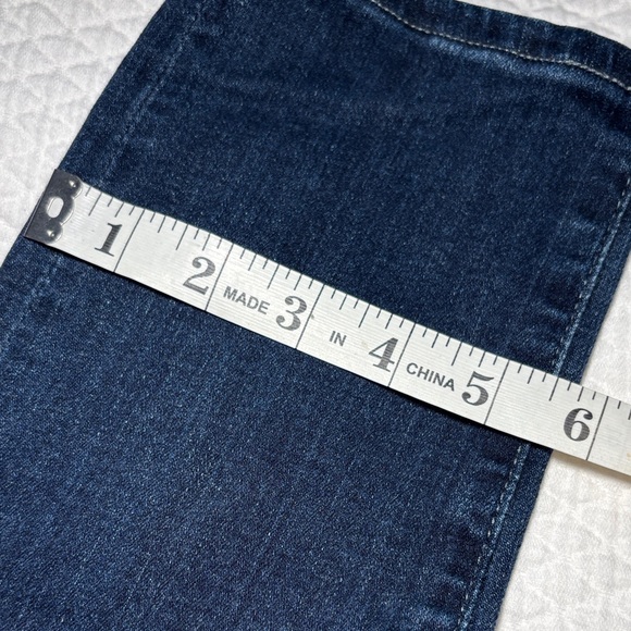 Classic High Rise Jeans - Picture 9 of 10